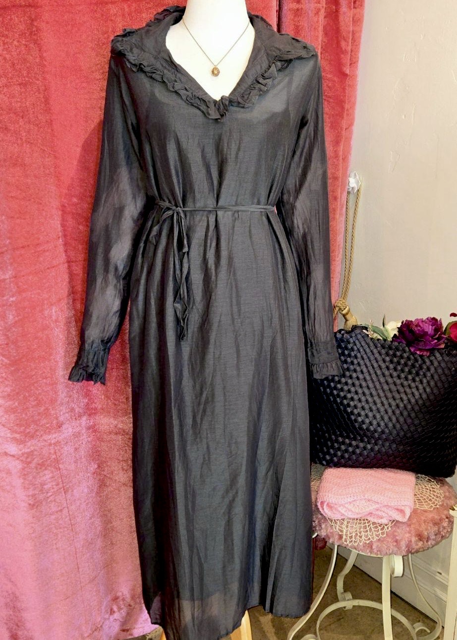 blackblousedress