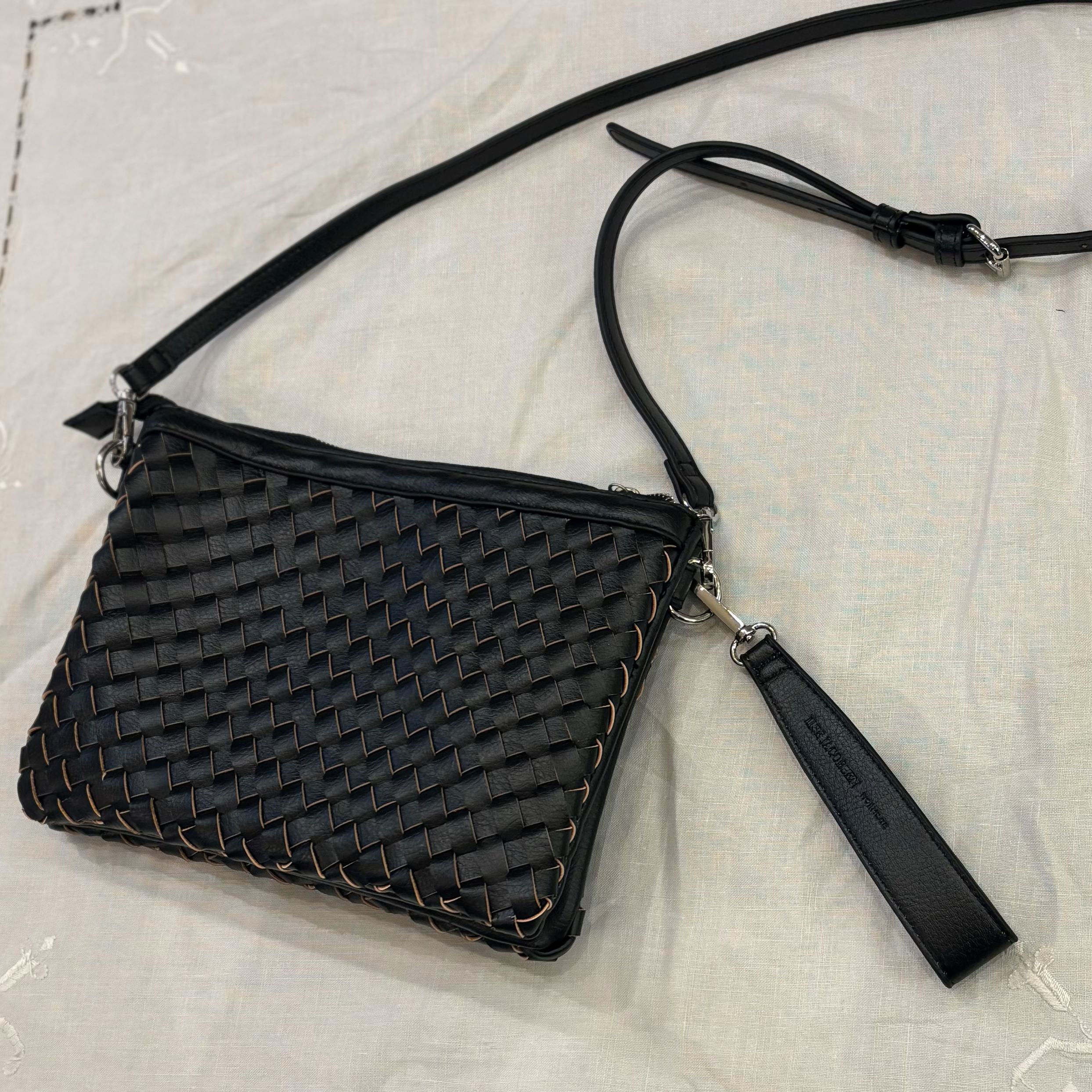ilseblkcrossbody