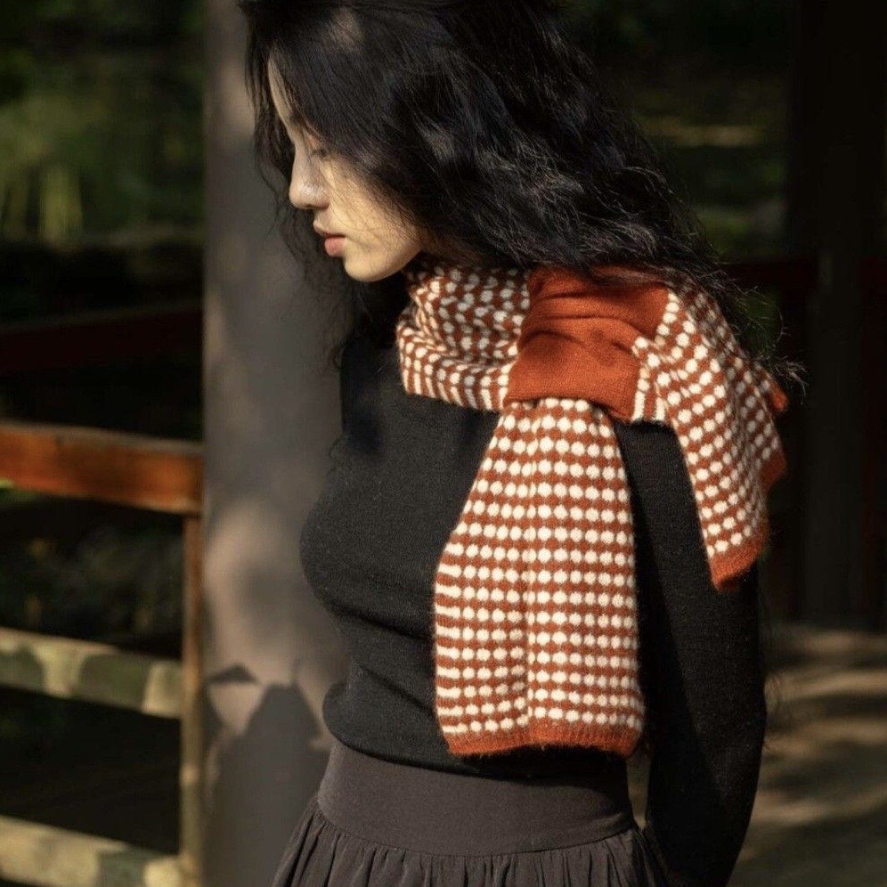 orangedotscarf